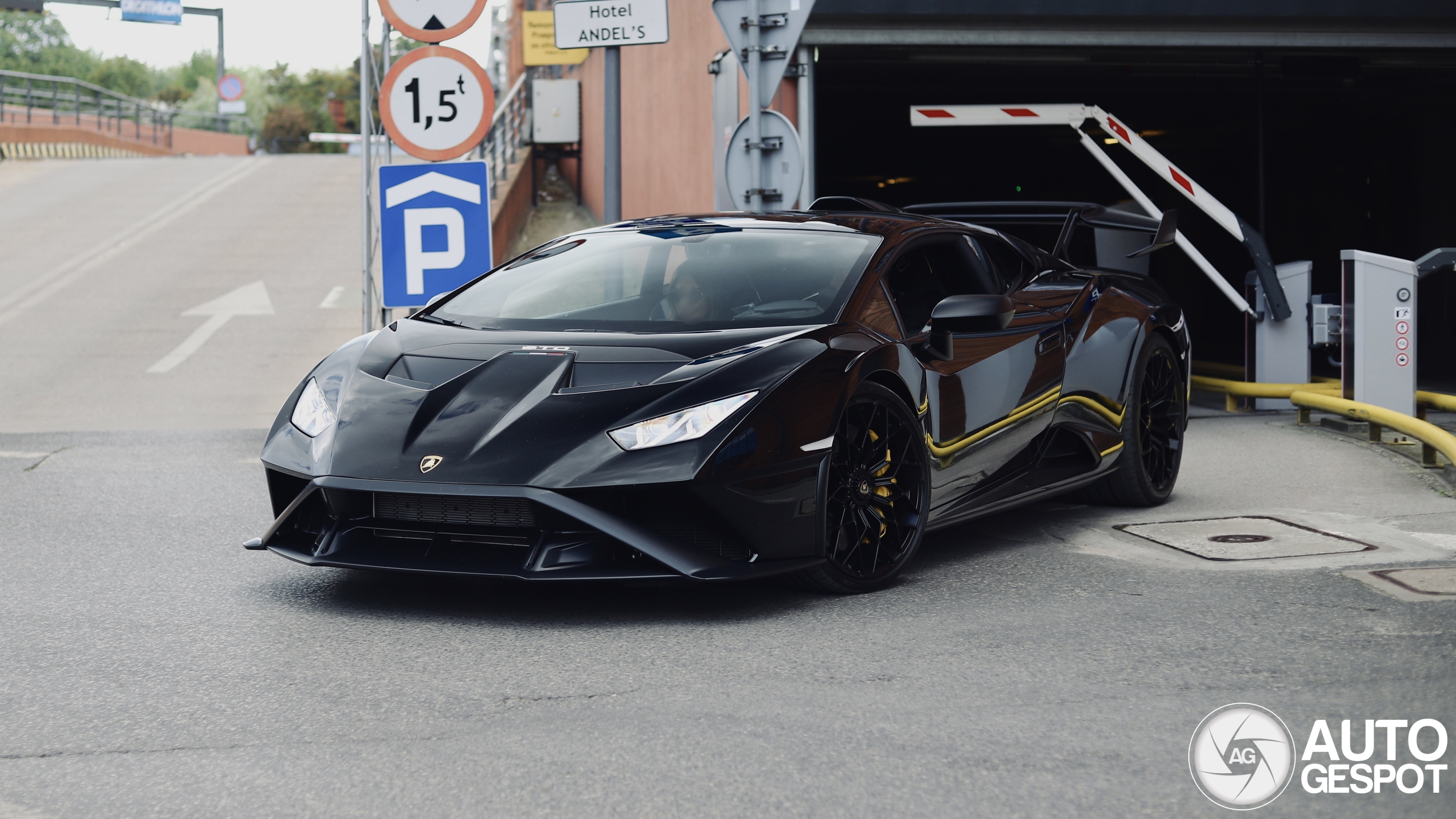 Lamborghini Huracán LP640-2 STO