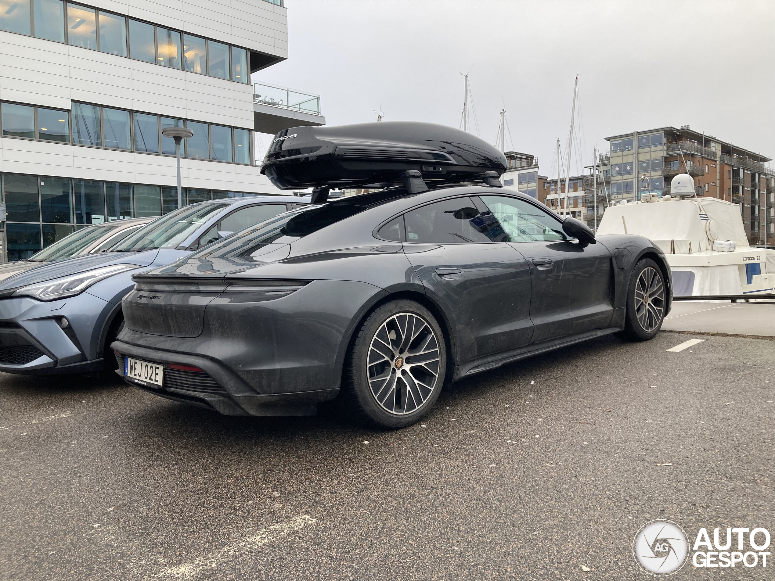 Porsche Taycan Dachbox - AUTO BILD