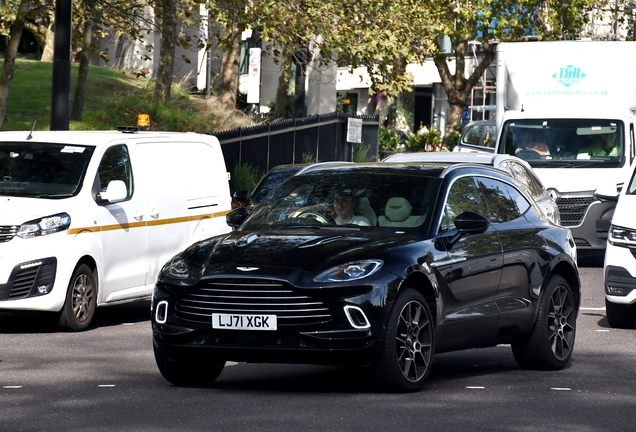 Aston Martin DBX