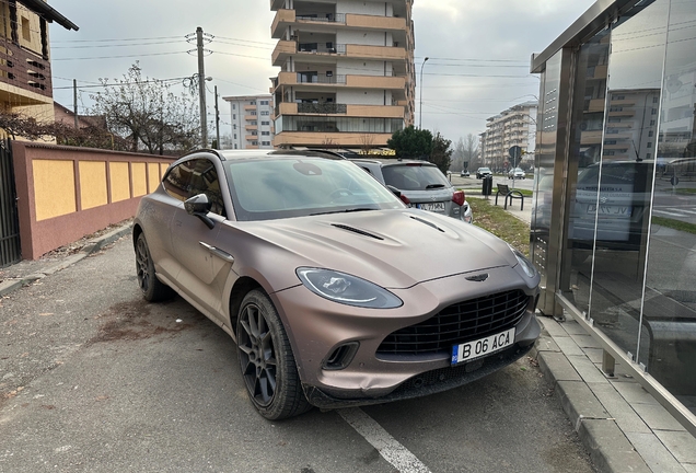 Aston Martin DBX