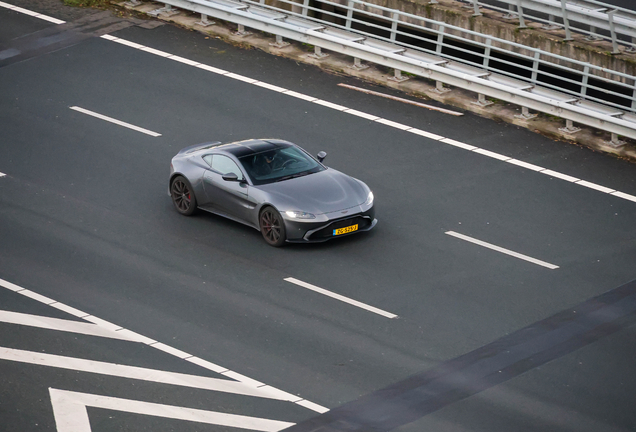 Aston Martin V8 Vantage 2018