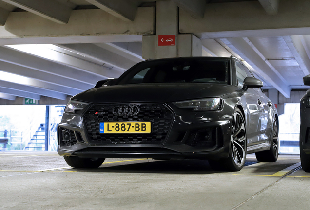 Audi RS4 Avant B9