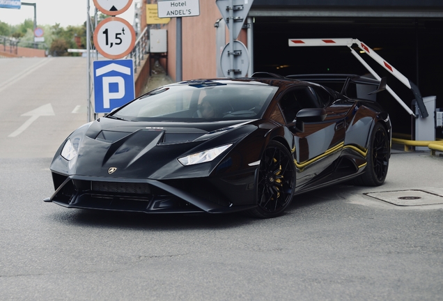 Lamborghini Huracán LP640-2 STO