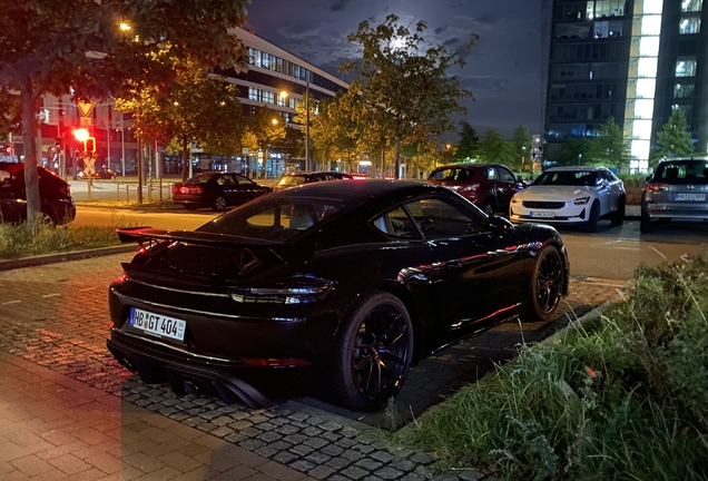 Porsche 718 Cayman GT4