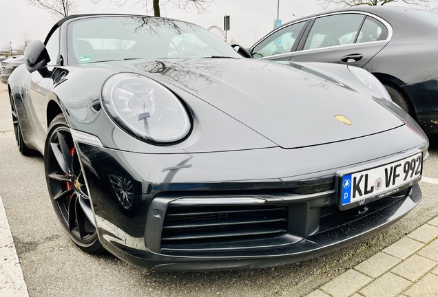 Porsche 992 Carrera 4S Cabriolet