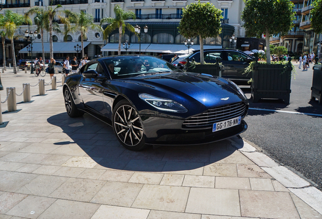 Aston Martin DB11