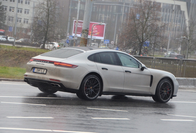 Porsche 971 Panamera Turbo