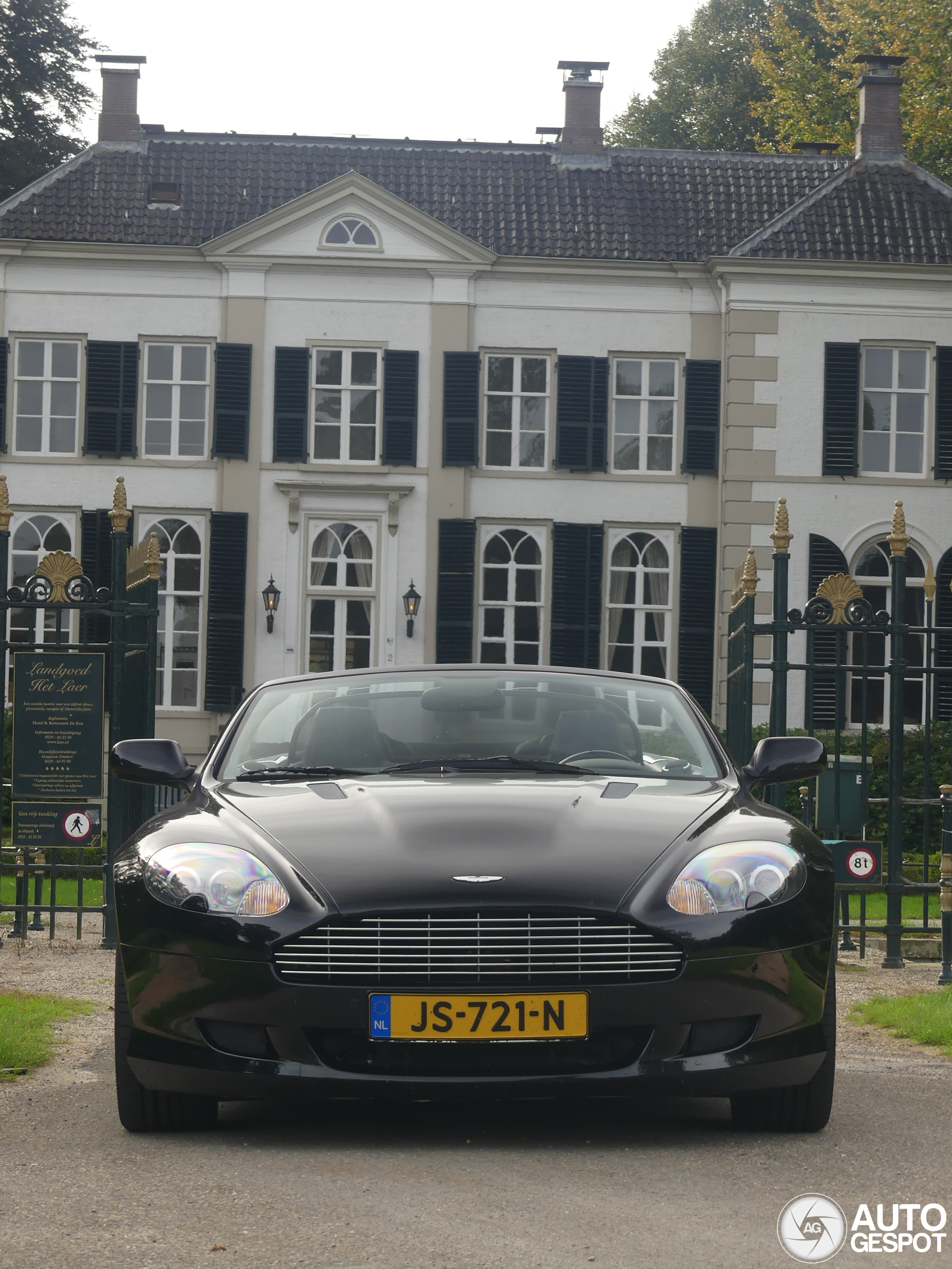 Aston Martin DB9 Volante