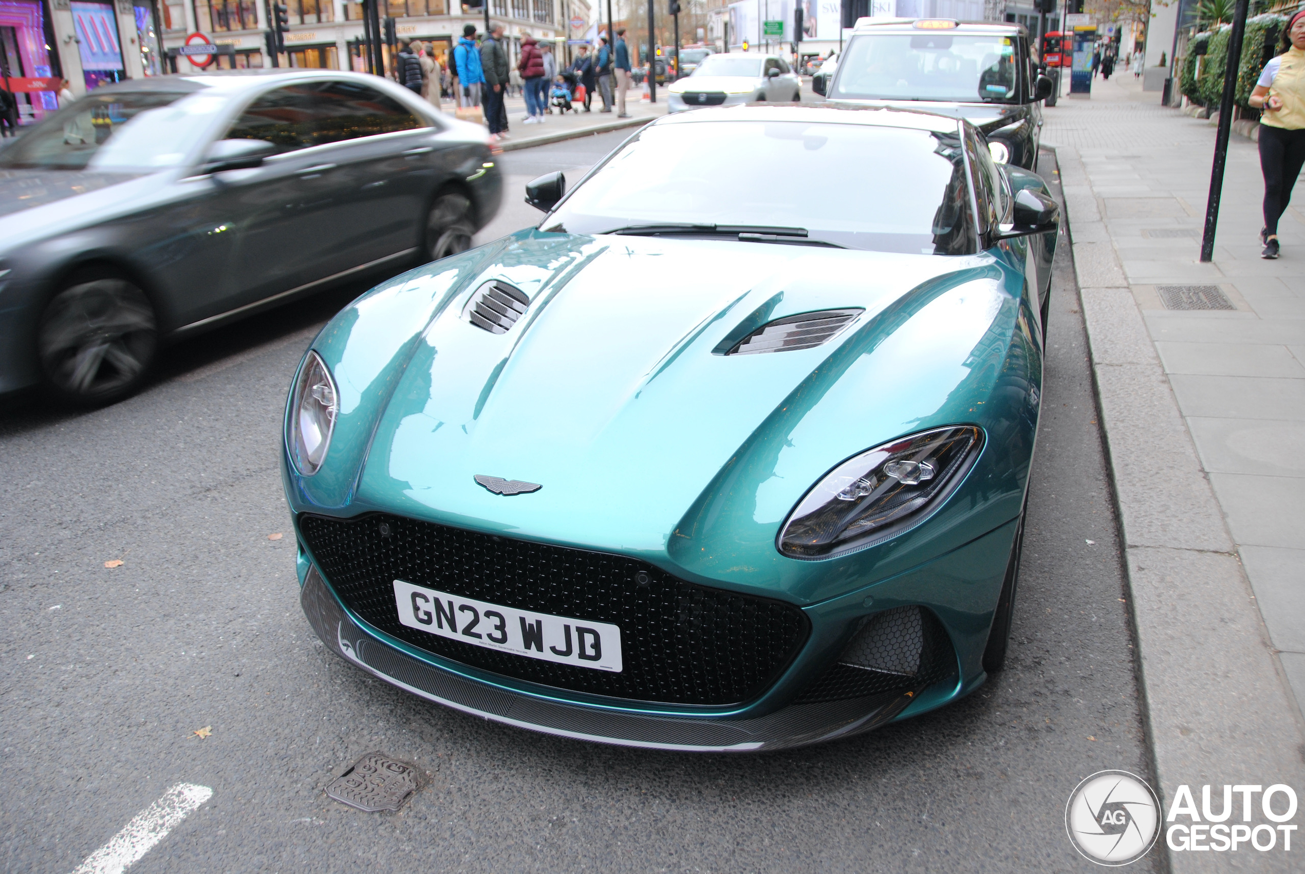 Aston Martin DBS Superleggera