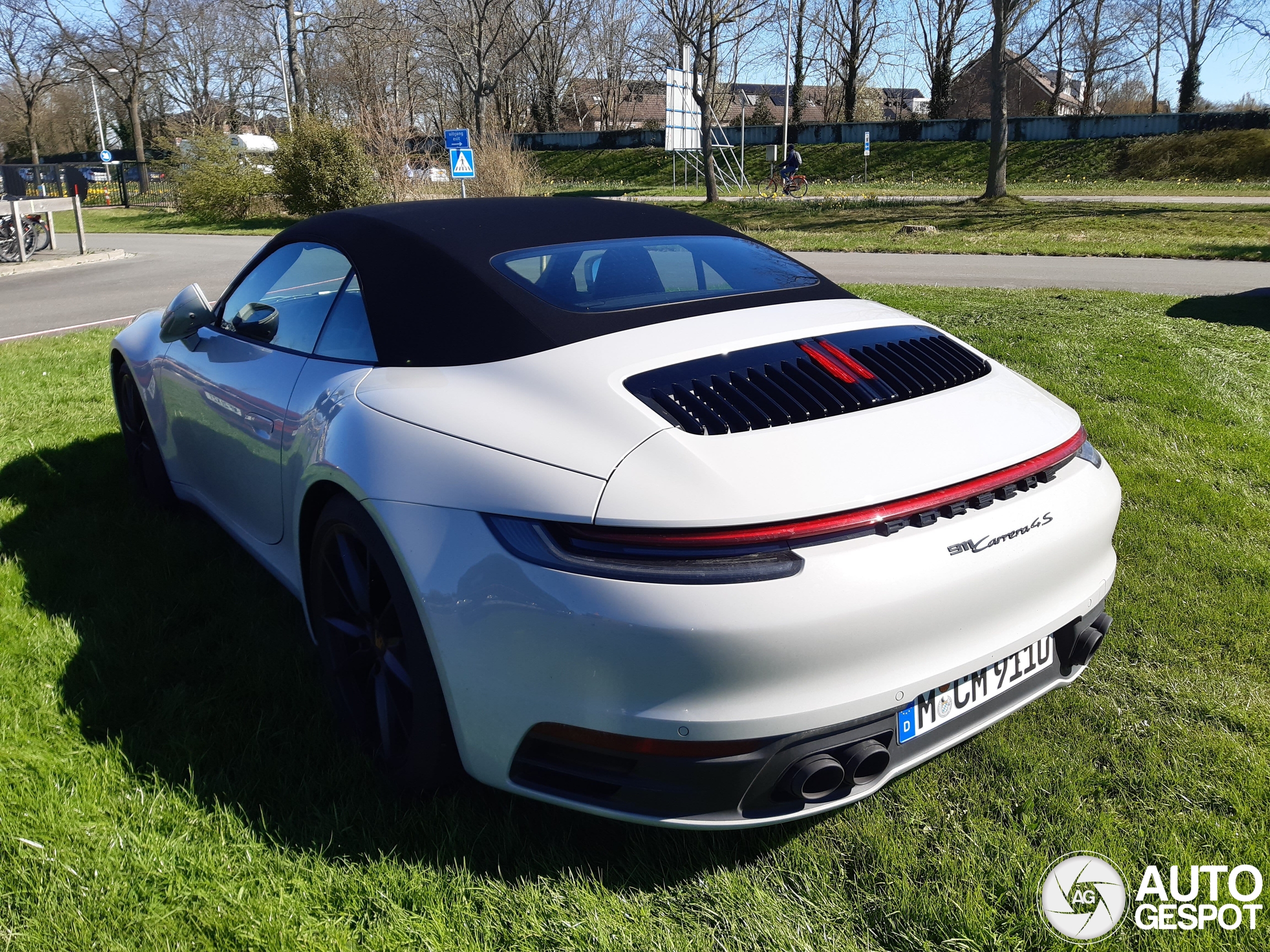 Porsche 992 Carrera 4S Cabriolet