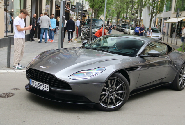 Aston Martin DB11 V8