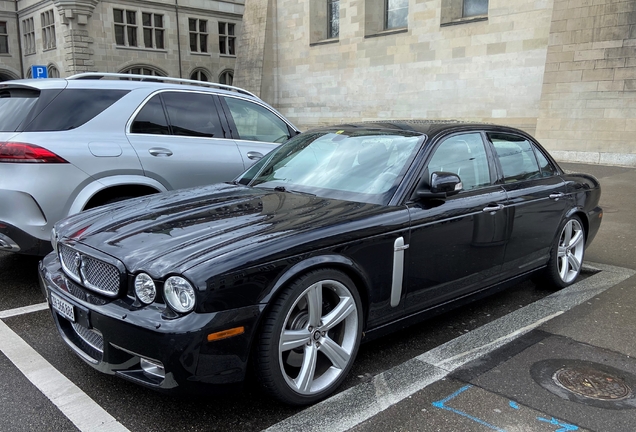 Jaguar XJR