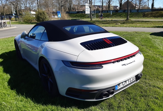 Porsche 992 Carrera 4S Cabriolet