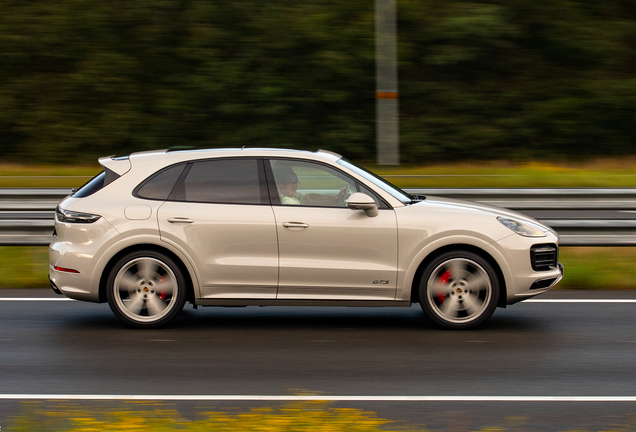 Porsche 9YA Cayenne GTS