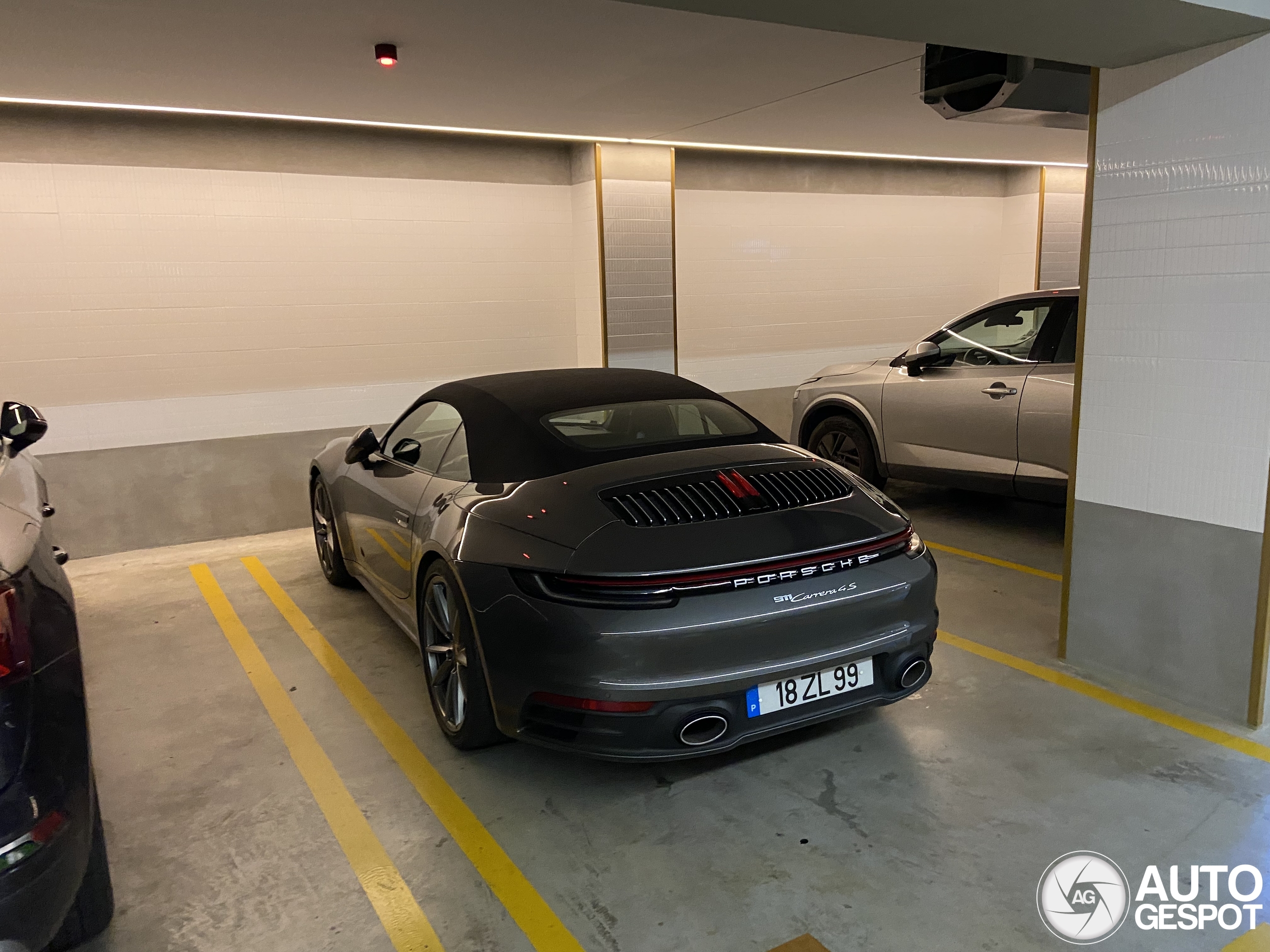 Porsche 992 Carrera 4S Cabriolet