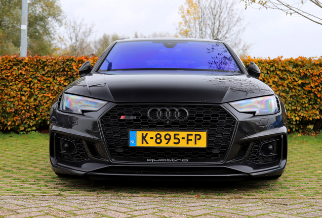 Audi RS4 Avant B9