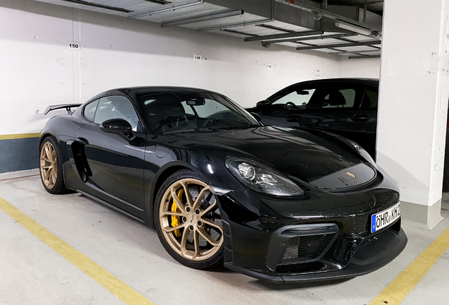 Porsche 718 Cayman GT4