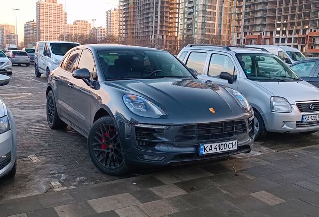 Porsche 95B Macan GTS