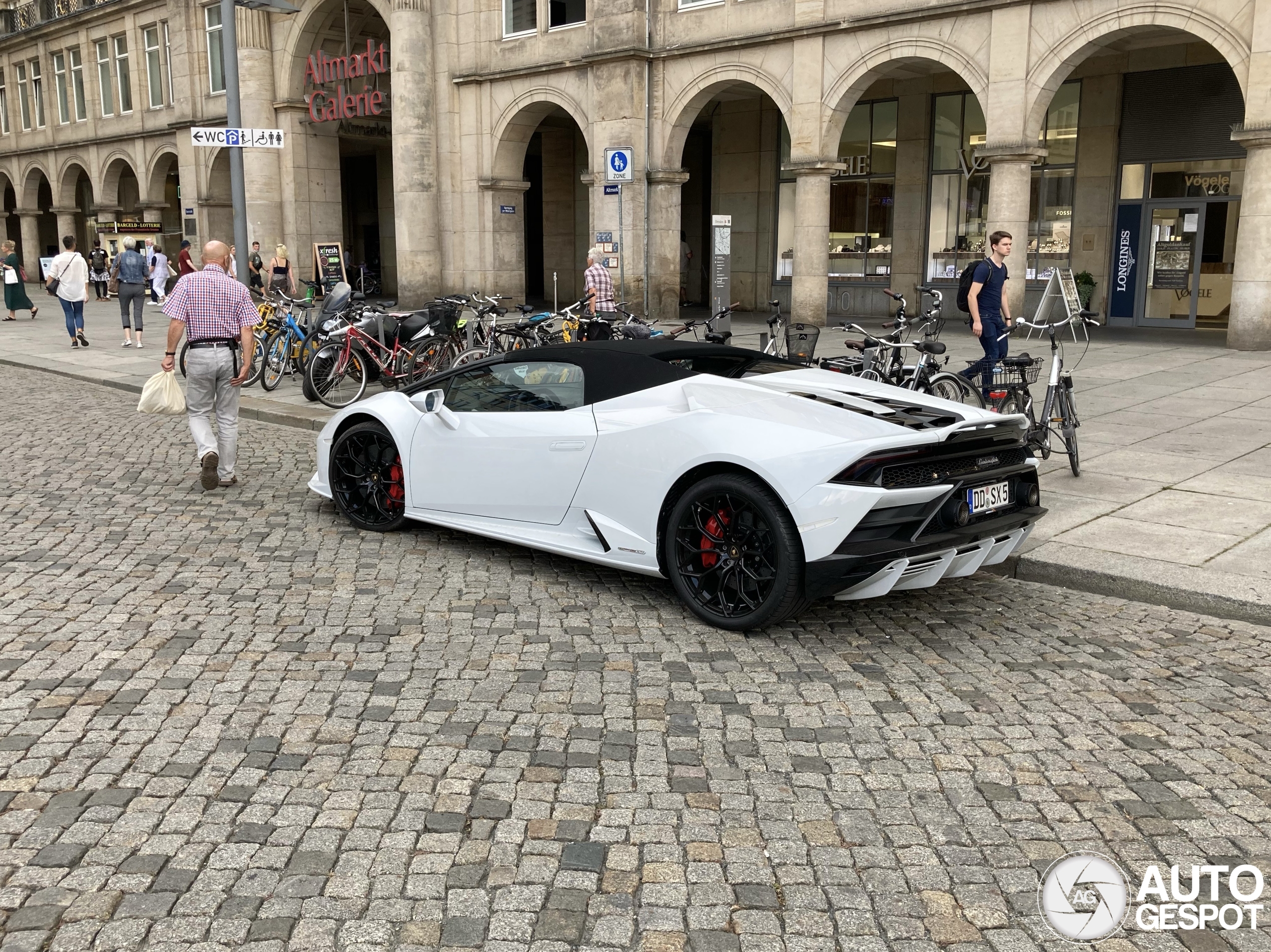 Lamborghini Huracán LP640-4 EVO Spyder