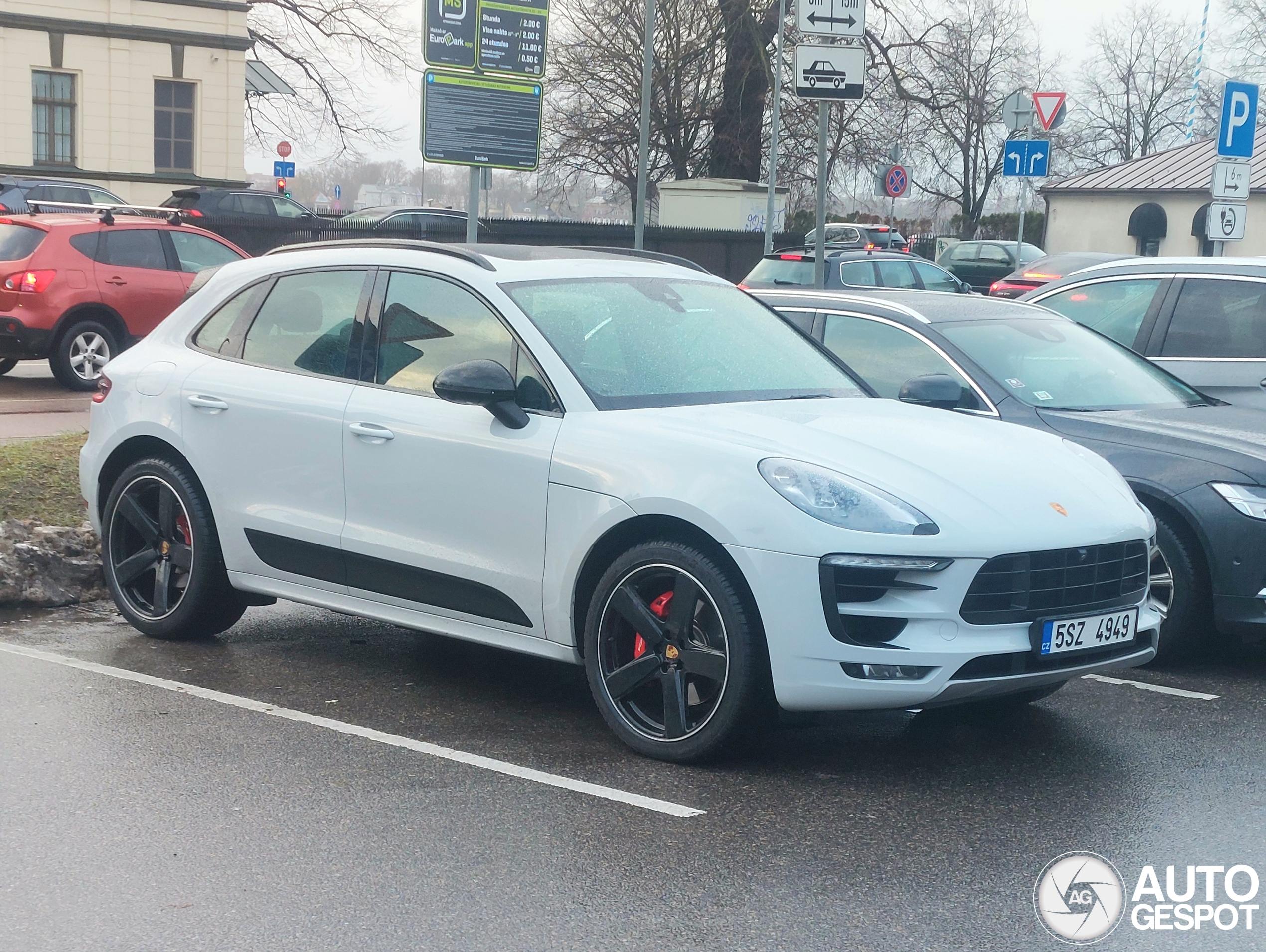 Porsche 95B Macan GTS