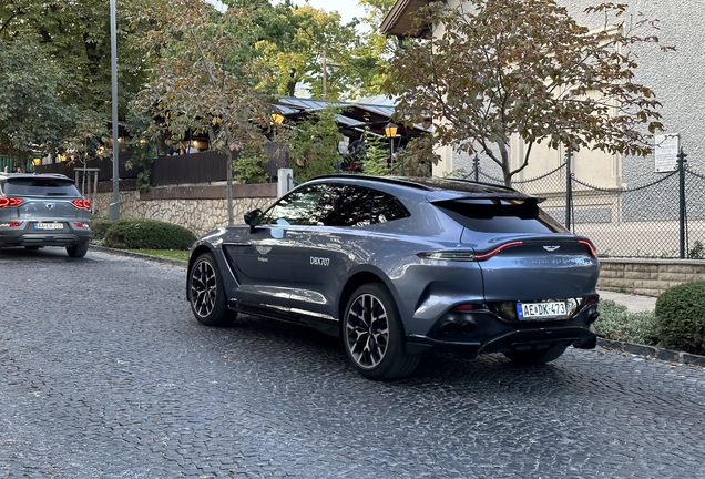 Aston Martin DBX707