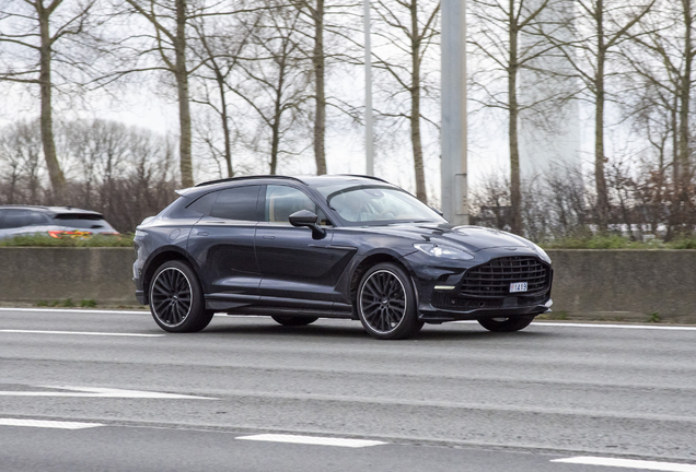 Aston Martin DBX707