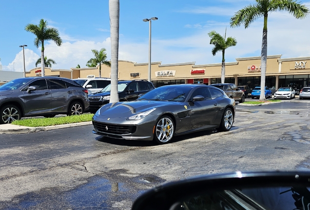 Ferrari GTC4Lusso