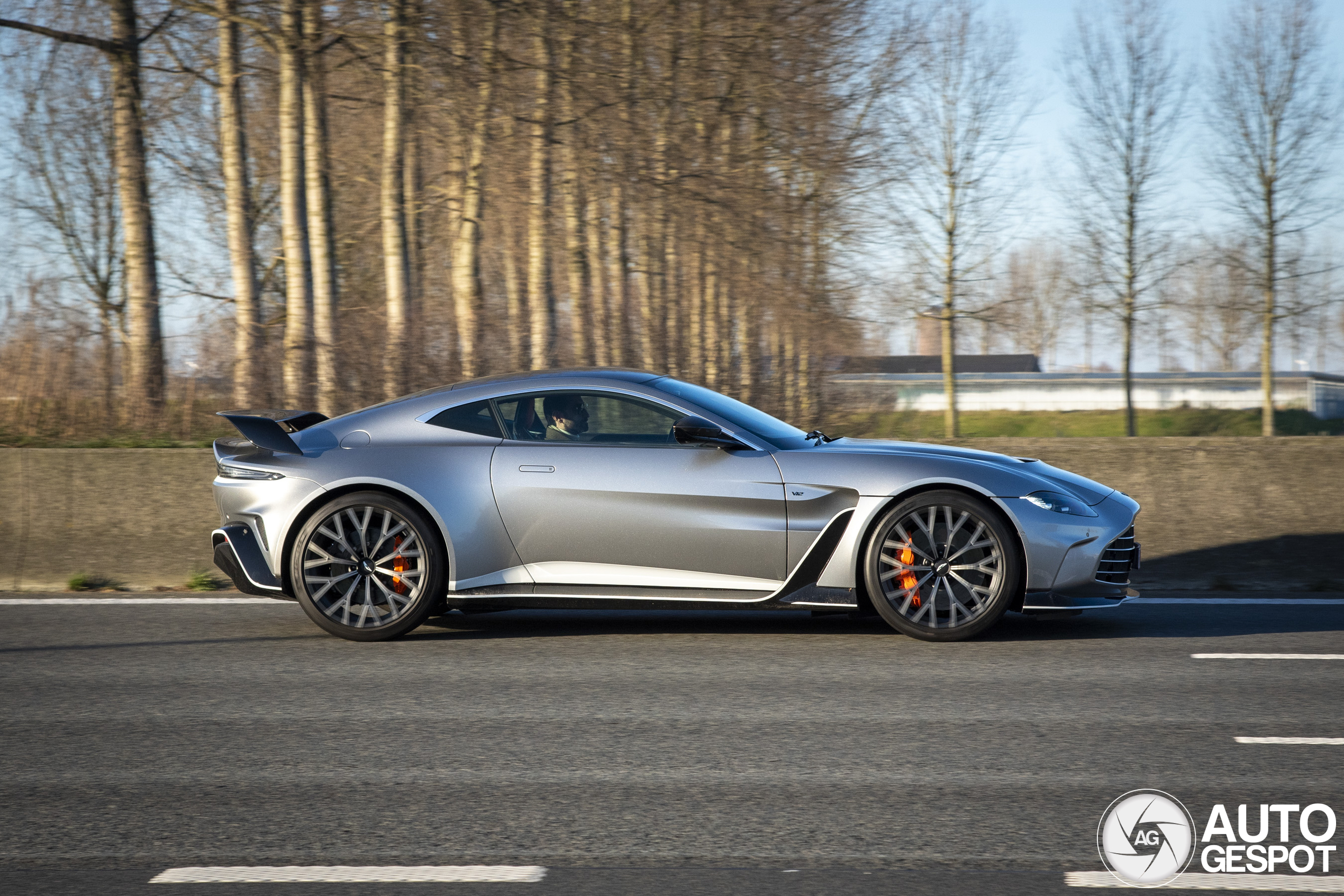 Aston Martin V12 Vantage 2023