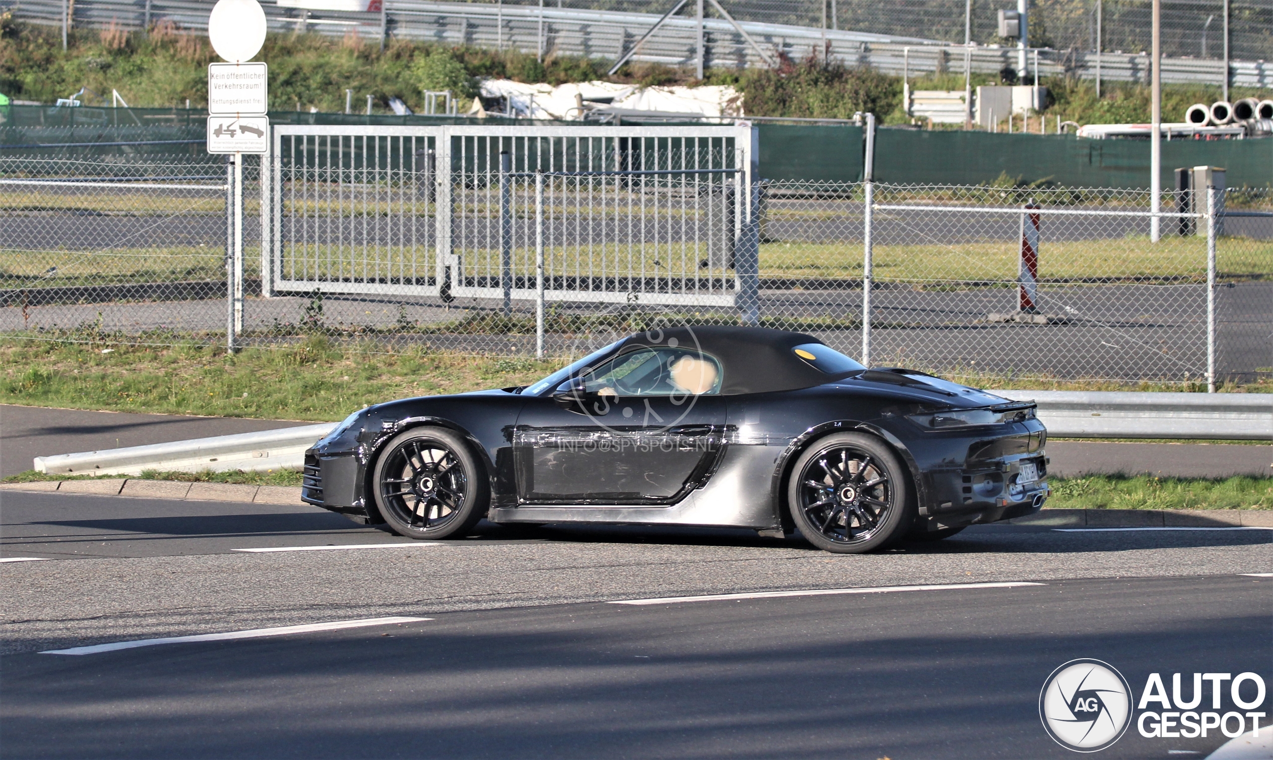 Porsche 718 Boxster EV 2025