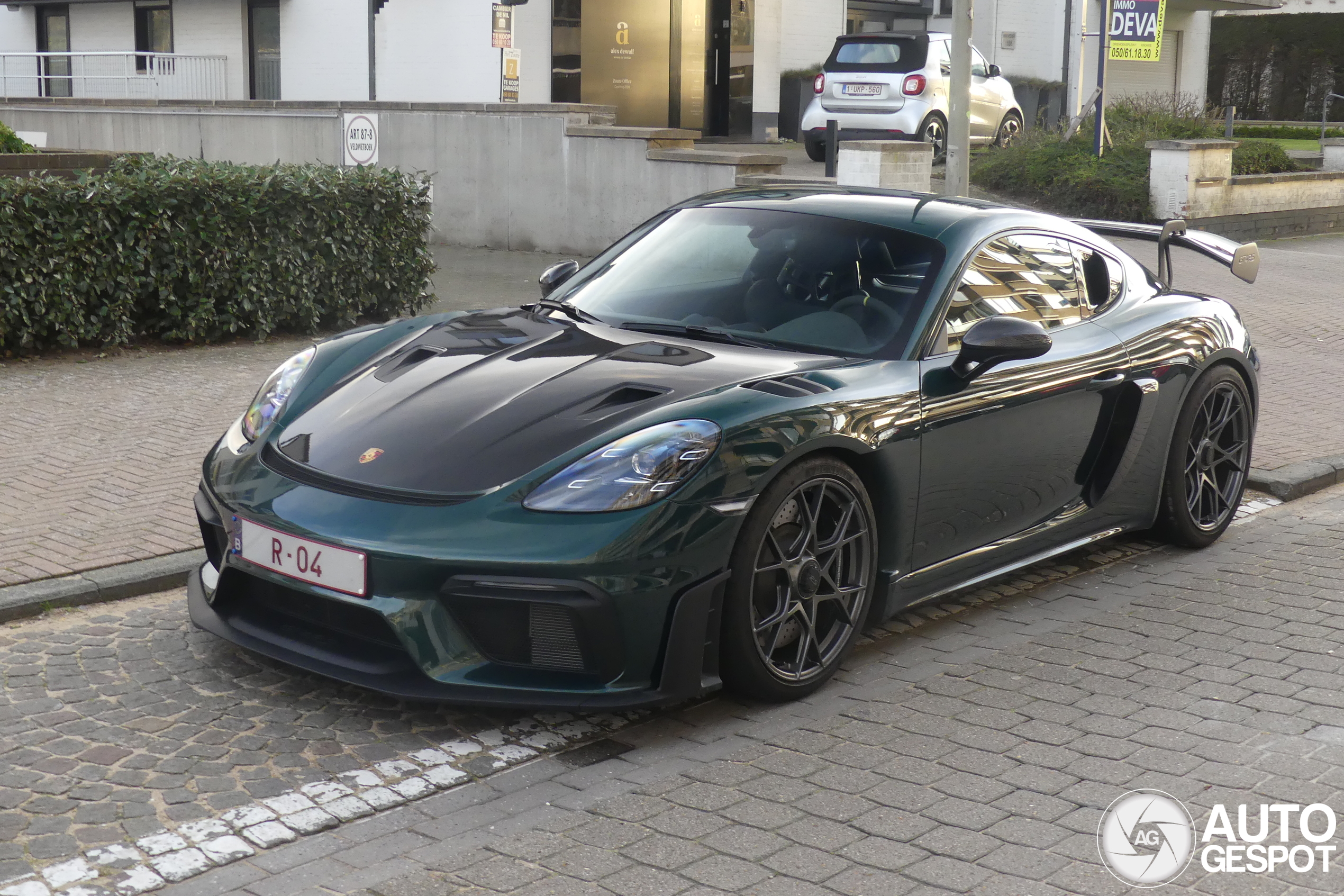 Porsche 718 Cayman GT4 RS Weissach Package