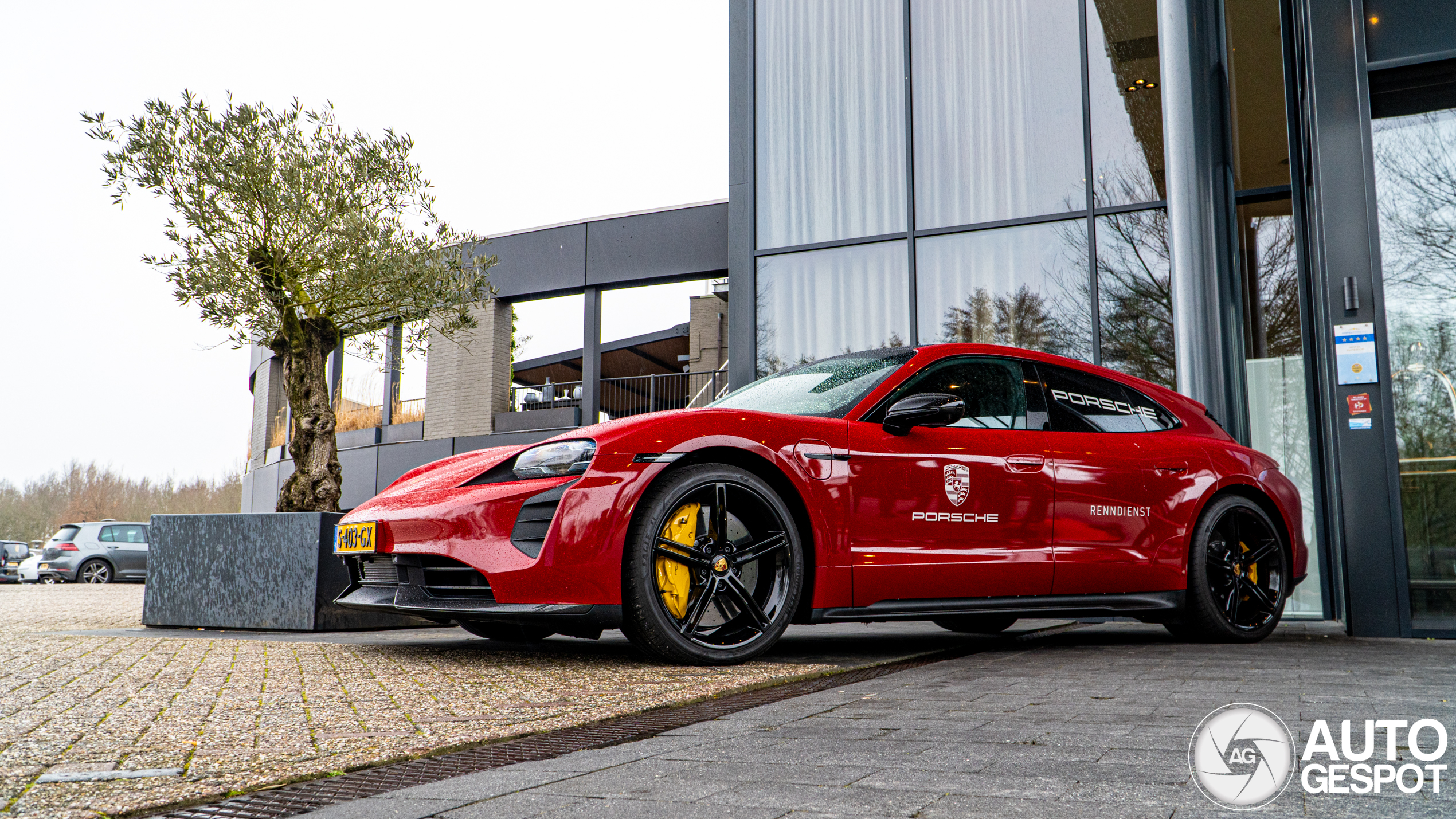 Porsche Taycan Turbo S Sport Turismo