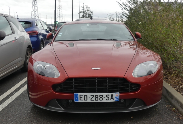 Aston Martin V8 Vantage 2012