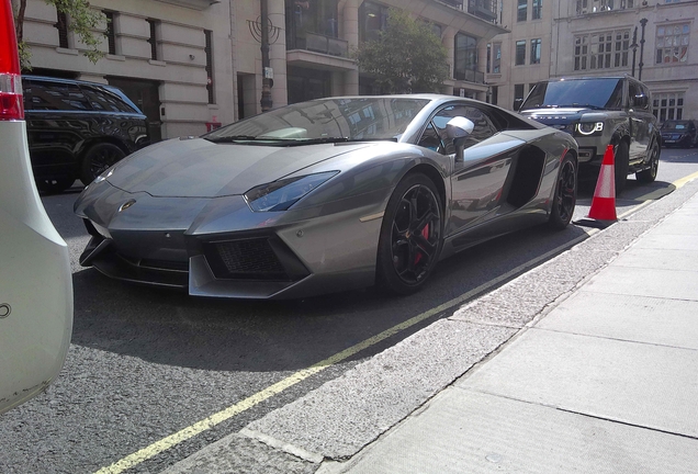 Lamborghini Aventador LP700-4