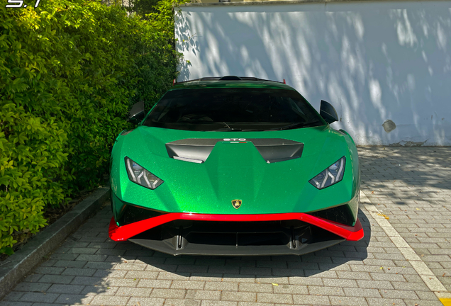 Lamborghini Huracán LP640-2 STO