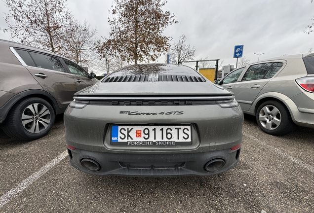 Porsche 992 Carrera 4 GTS