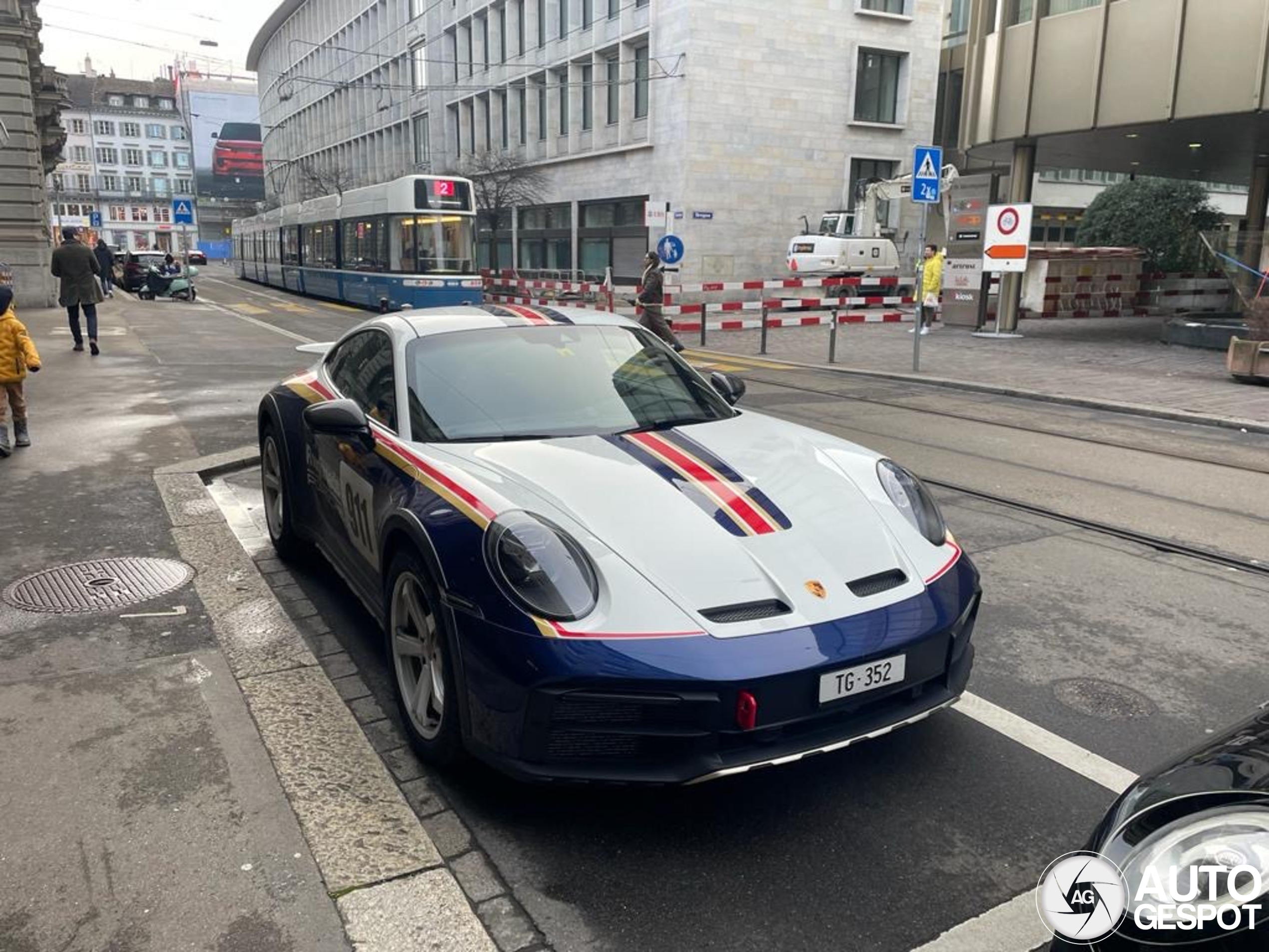 Porsche 992 Dakar