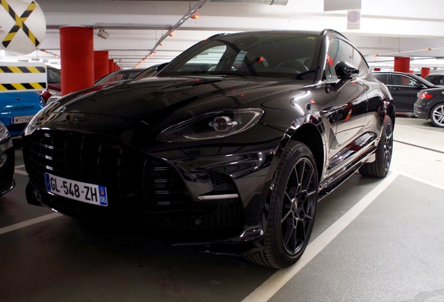 Aston Martin DBX707