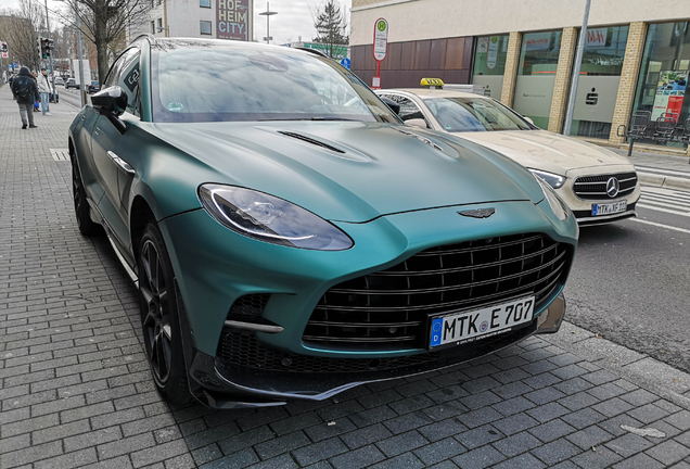 Aston Martin DBX707