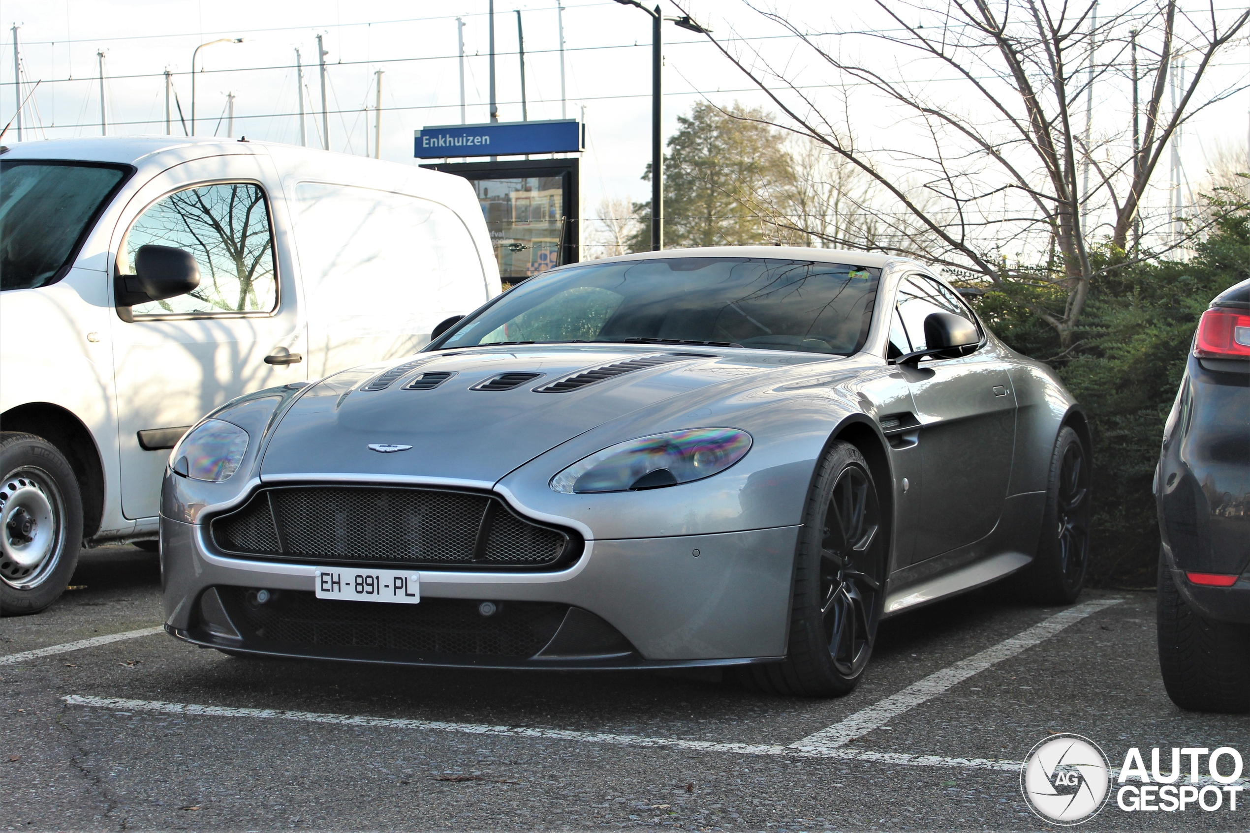 Aston Martin V12 Vantage S