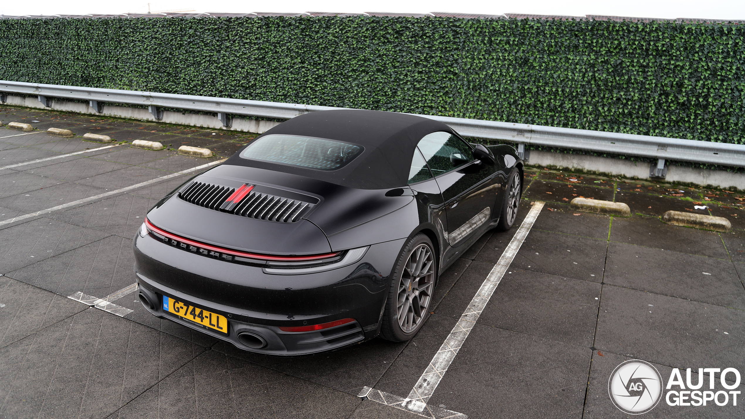 Porsche 992 Carrera 4S Cabriolet