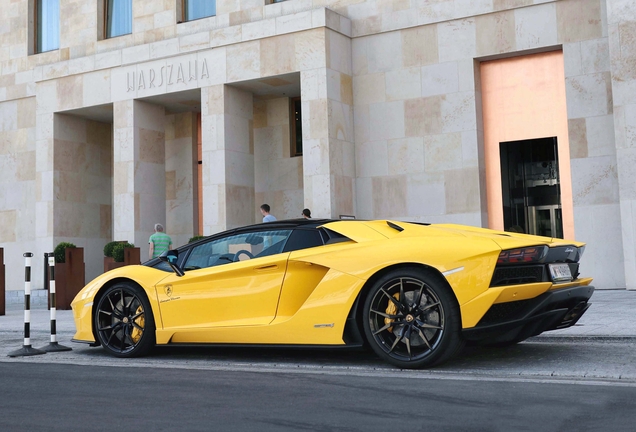 Lamborghini Aventador S LP740-4 Roadster