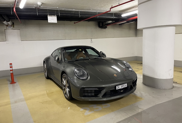 Porsche 992 Carrera 4S