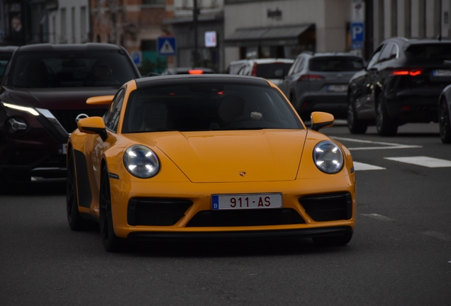 Porsche 992 Carrera GTS