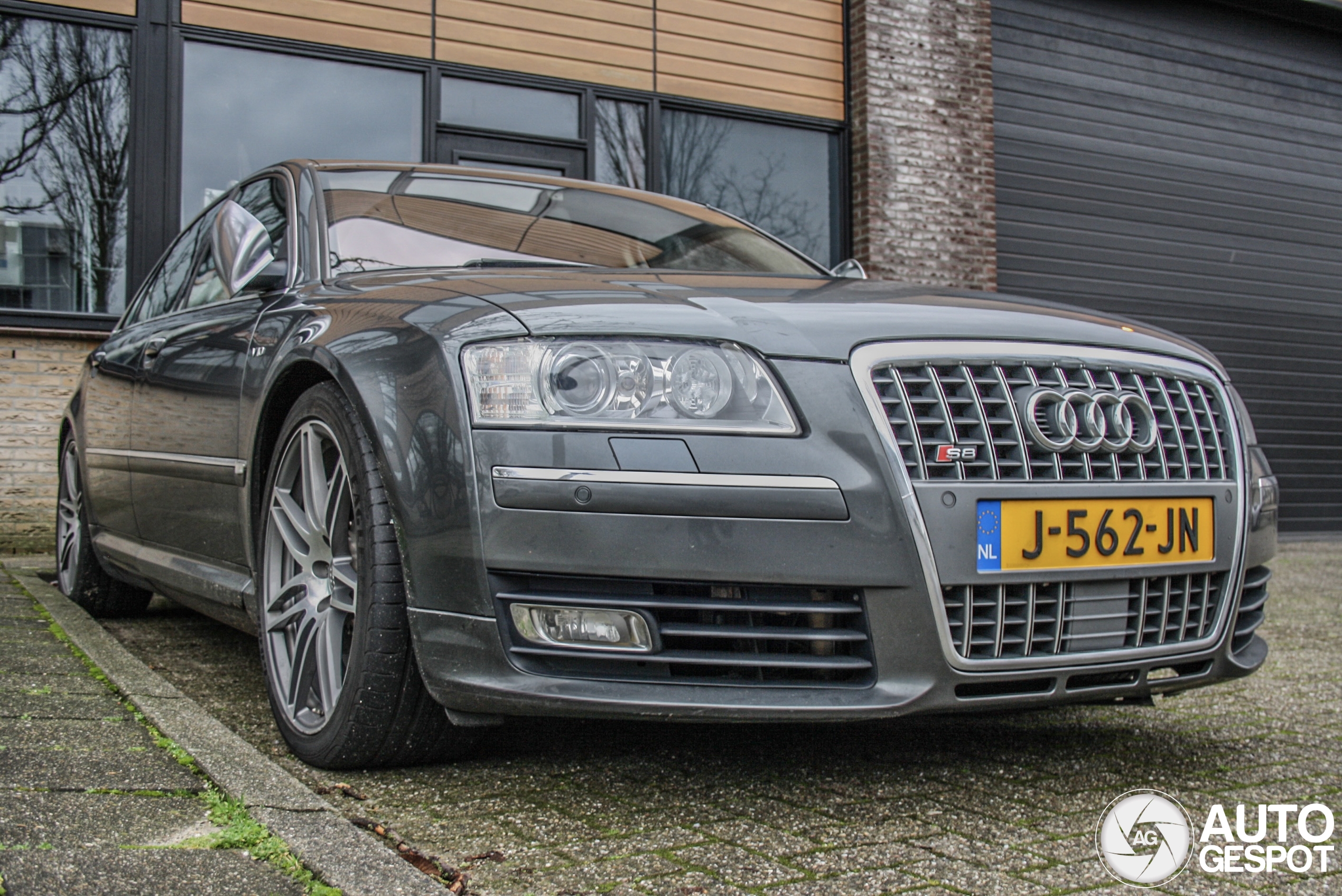 Audi S8 D3