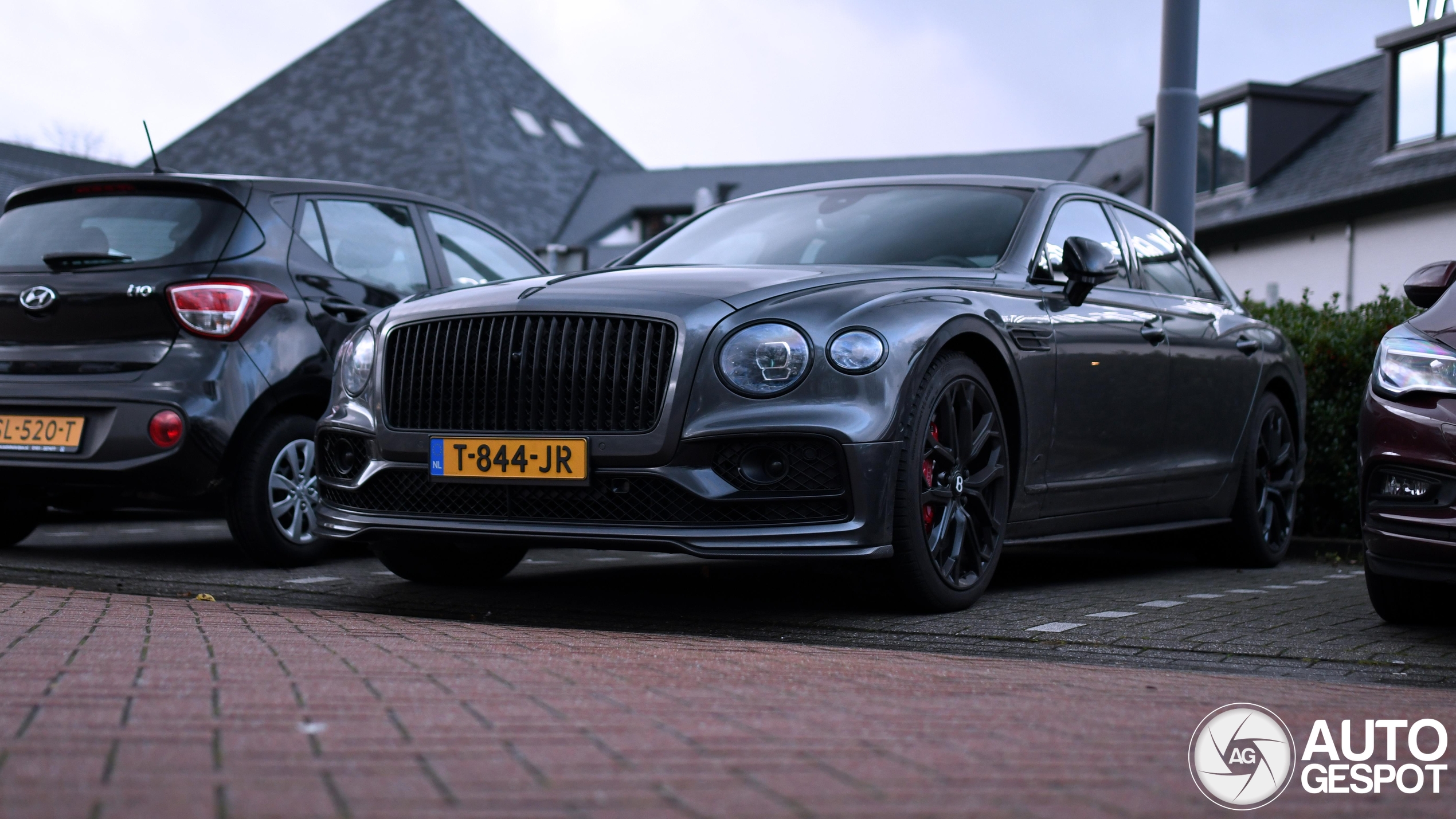 Bentley Flying Spur Hybrid S