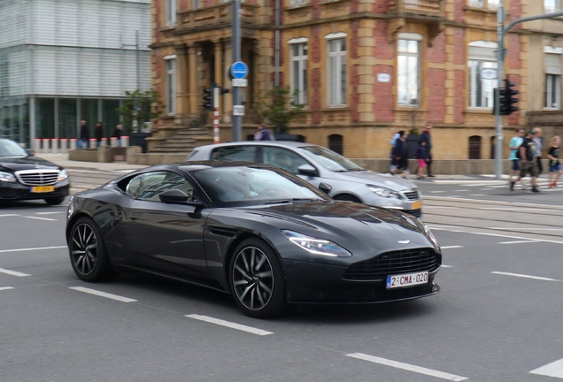 Aston Martin DB11 V8