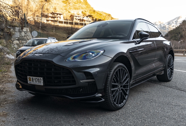 Aston Martin DBX707