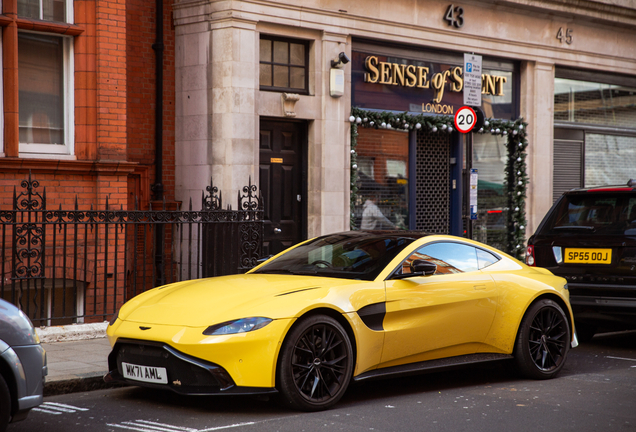 Aston Martin V8 Vantage 2018