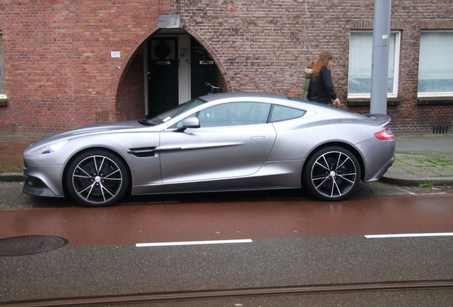 Aston Martin Vanquish 2013