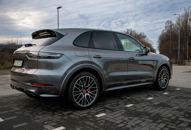 Porsche 9YA Cayenne GTS